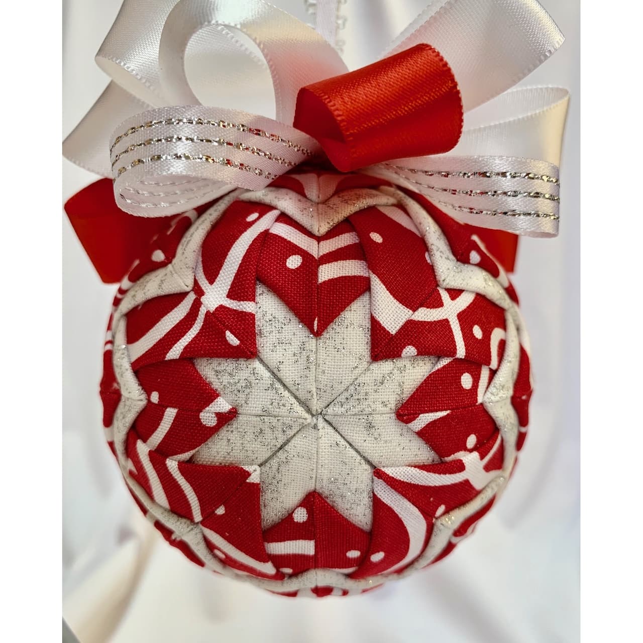 Quilt Magic® Peppermint Candy No Sew Ornament Kit